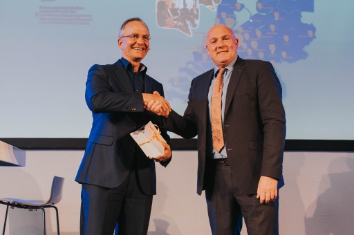 Kamp en Kuipers sluiten energiedialoog af op IPKW